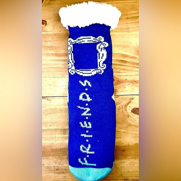NWT • Unisex • Warner Bros. TV • FRIENDS • Central Perk • Sherpa Socks - Picture 2 of 4